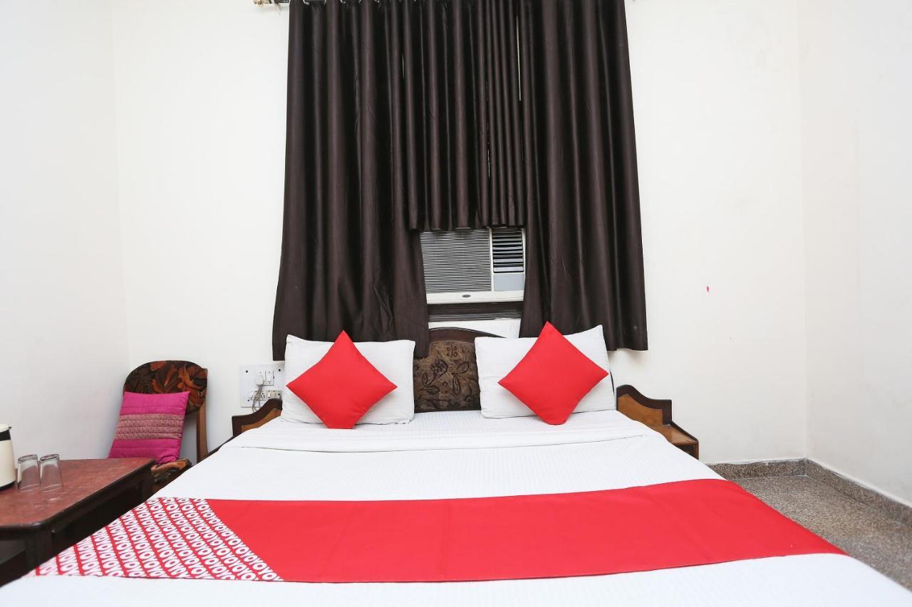 Oyo 8188 Vardhmaan Inn Delhi  Eksteriør bilde