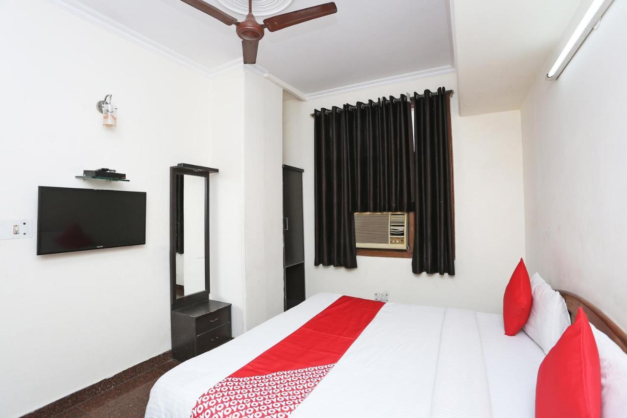 Oyo 8188 Vardhmaan Inn Delhi  Eksteriør bilde